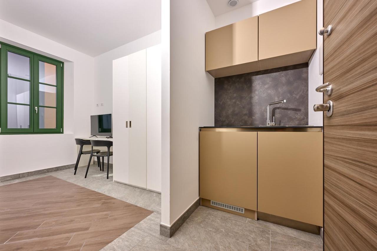 Ca Del Lasco - Modern Apartments In Classic Villa 贝拉诺 外观 照片